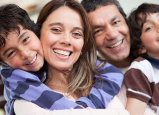 Por qué muchos hispanos sienten que el Sueño Americano se está desvaneciendo (datos 2025) Por qué muchos hispanos sienten que el Sueño Americano se está desvaneciendo